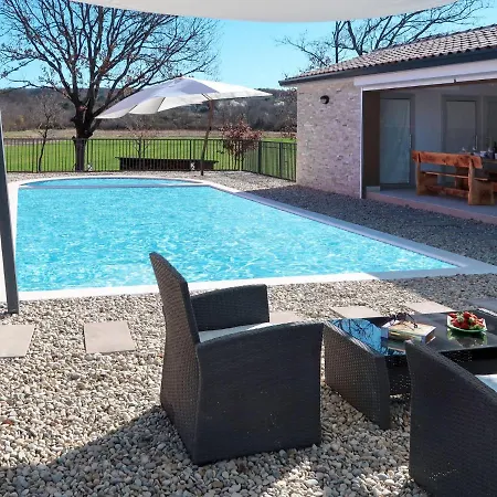 Holiday home Holiday Home Villa Natalli - Lbn421